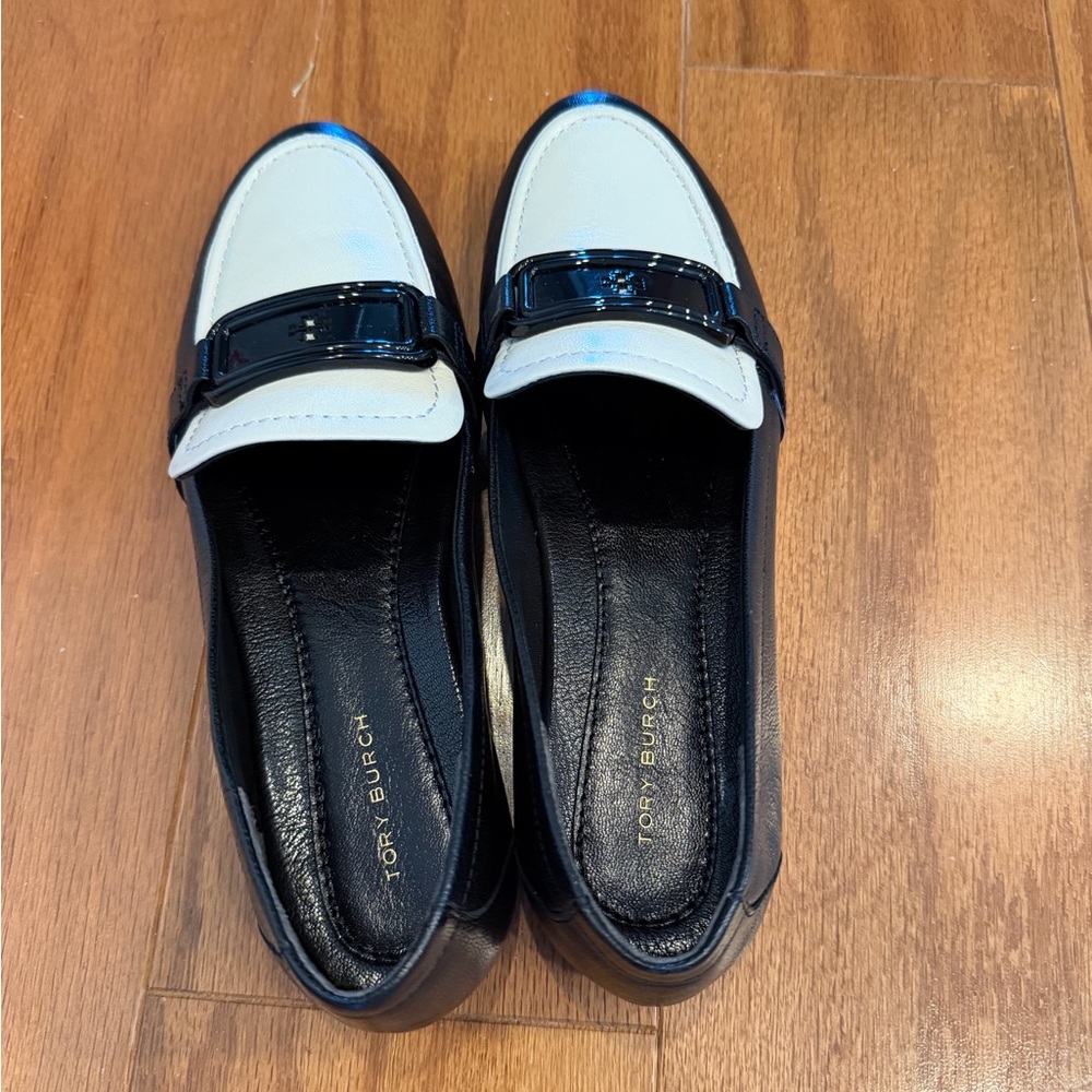 Tory Burch Black and Cream Women's Loafers